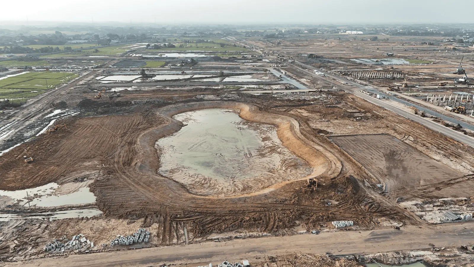 Tien-do-xay-dung-du-an-Vinhomes-Green-City-vao-thang-08-nam-2025-21